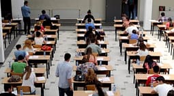 Zgjatet afati për aplikimin në Provimin e Maturës Shtetërore Zgjatet afati për aplikimin në Provimin e Maturës Shtetërore