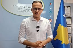 Alban Hyseni i jep udhëzime Dimal Bashës për Autostradën e Gjilanit: Kemi kritika nga qytetarët Alban Hyseni i jep udhëzime Dimal Bashës për Autostradën e Gjilanit: Kemi kritika nga qytetarët