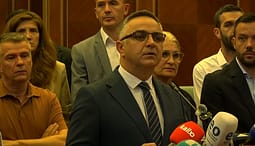 Tahiri: Bllokimi i Kuvendit është cenim i sovranitetit, s’do të lejojmë të dhunohet e drejta e qytetarëve Tahiri: Bllokimi i Kuvendit është cenim i sovranitetit, s’do të lejojmë të dhunohet e drejta e qytetarëve