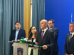 Bekim Sejdiu “s’merr bekimin” e 6 deputetëve të LDK-së për president Bekim Sejdiu “s’merr bekimin” e 6 deputetëve të LDK-së për president