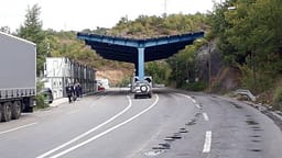 Dyshohet se kishte patentë shoferi të falsifikuar, rasti në Jarinje Dyshohet se kishte patentë shoferi të falsifikuar, rasti në Jarinje