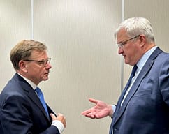 “Moska ta ndalë luftën”, kryediplomati gjerman e telefonon homologun e Ukrainës menjëherë pas takimit me Lavrov “Moska ta ndalë luftën”, kryediplomati gjerman e telefonon homologun e Ukrainës menjëherë pas takimit me Lavrov