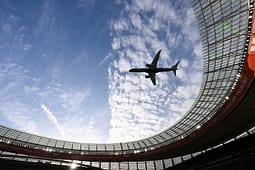 Aero-kompania nga Afrika e Jugut anulon fluturimin e radhës pas spektaklit të guximshëm mbi stadium Aero-kompania nga Afrika e Jugut anulon fluturimin e radhës pas spektaklit të guximshëm mbi stadium