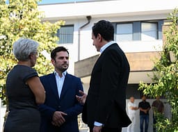 Kurti me Gërvallën në IML për mbetjet mortore që u gjetën në Veri: 4 mostra janë dërguar në Hagë për analiza Kurti me Gërvallën në IML për mbetjet mortore që u gjetën në Veri: 4 mostra janë dërguar në Hagë për analiza
