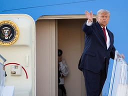 Trump konfirmon shkëmbimin sekret të aeroplanëve në Turqi për shkak të kërcënimit nga Irani Trump konfirmon shkëmbimin sekret të aeroplanëve në Turqi për shkak të kërcënimit nga Irani