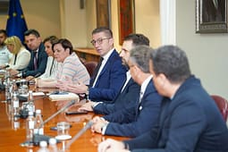 Mickoski: Me përfaqësuesit e marketeve dhe prodhuesit diskutuam që inflacioni në korrik të mbetet nën 3 për qind Mickoski: Me përfaqësuesit e marketeve dhe prodhuesit diskutuam që inflacioni në korrik të mbetet nën 3 për qind