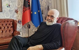 Tha se Serbia e humbi Kosovën, Rama reagon ndaj kritikave nga Prishtina: Ushtri trollësh nacionalistë turbo-folk Tha se Serbia e humbi Kosovën, Rama reagon ndaj kritikave nga Prishtina: Ushtri trollësh nacionalistë turbo-folk
