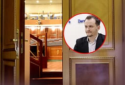 Cakolli: Skandaloze që deputetëve t’i mbyllet dera e sallës së Kuvendit, duhet të dihet menjëherë kush e mori këtë vendim dhe të kërkohet llogaridhënie Cakolli: Skandaloze që deputetëve t’i mbyllet dera e sallës së Kuvendit, duhet të dihet menjëherë kush e mori këtë vendim dhe të kërkohet llogaridhënie