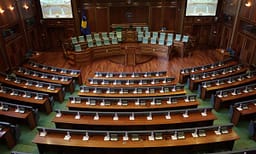 Kuvendi në bllokadë, nesër ua çel dyert bashkëatdhetarëve Kuvendi në bllokadë, nesër ua çel dyert bashkëatdhetarëve