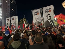 Nata e 12-të e protestës “Jo në emrin tim” në Prishtinë kundër aktgjykimit në Hagë Nata e 12-të e protestës “Jo në emrin tim” në Prishtinë kundër aktgjykimit në Hagë