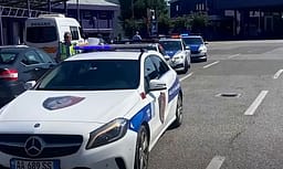 Ekstradohet nga Kosova në Shqipëri një grua e kërkuar nga INTERPOL-i Ekstradohet nga Kosova në Shqipëri një grua e kërkuar nga INTERPOL-i