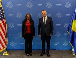 Prattipati pret Isufajn në Ambasadën Amerikane, diskutojnë luftën kundër krimit transnacional Prattipati pret Isufajn në Ambasadën Amerikane, diskutojnë luftën kundër krimit transnacional