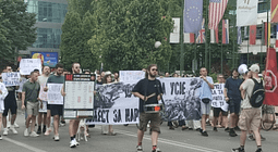 Protestë para Ministrisë së Mjedisit Jetësor dhe Hapësinor, aktivistët kërkojnë kushte më të rrepta për lejen e re të “Usjes” Protestë para Ministrisë së Mjedisit Jetësor dhe Hapësinor, aktivistët kërkojnë kushte më të rrepta për lejen e re të “Usjes”