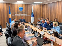 KGJK nis mbledhjen, pritet shqyrtimi i kërkesës për tërheqjen e dorëheqjeve të gjyqtarëve serbë KGJK nis mbledhjen, pritet shqyrtimi i kërkesës për tërheqjen e dorëheqjeve të gjyqtarëve serbë