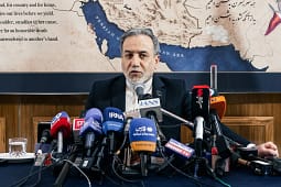 Kërcënimet e fundit të Trumpit “vetëm sa do të sjellin humbje të mëtejshme”, thotë ministri i Jashtëm i Iranit Kërcënimet e fundit të Trumpit “vetëm sa do të sjellin humbje të mëtejshme”, thotë ministri i Jashtëm i Iranit