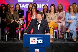 Abdixhiku prezanton 38 kandidatet për deputete: Gratë, shtyllë e shoqërisë dhe e LDK-së Abdixhiku prezanton 38 kandidatet për deputete: Gratë, shtyllë e shoqërisë dhe e LDK-së