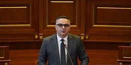 Tahiri: Mandati i deputetit buron nga populli, askush nuk guxon të na e marrë Tahiri: Mandati i deputetit buron nga populli, askush nuk guxon të na e marrë