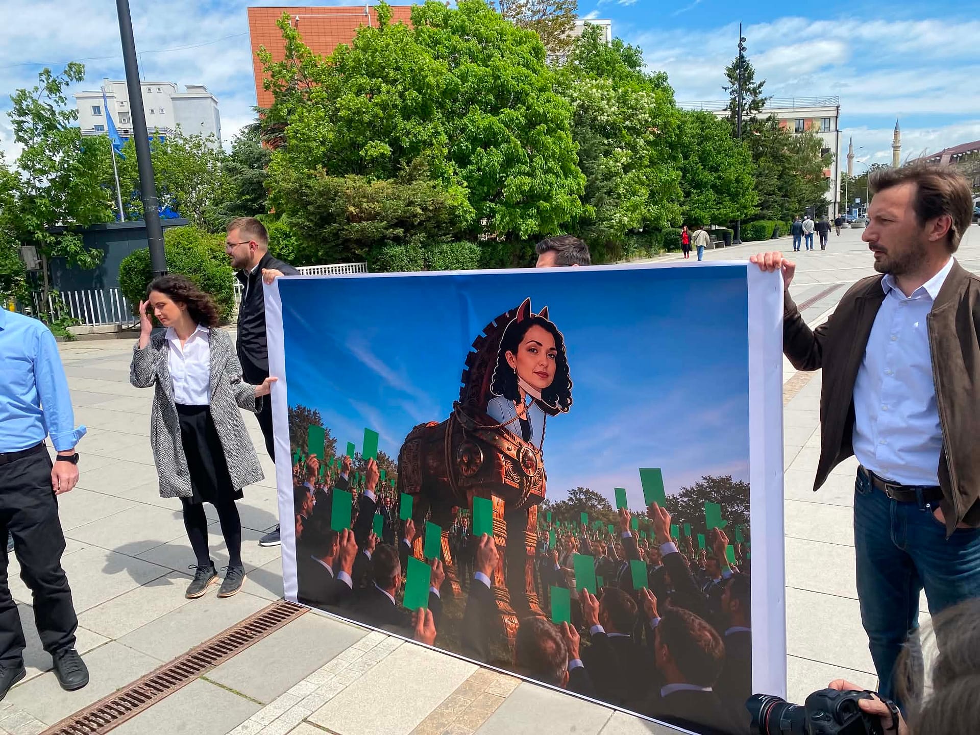 ‘‘Mashtrim i madh’’, PSD me aksion, Molliqaj: Osmani s’është kthyer në LDK, po e përdor për naj pozitë ‘‘Mashtrim i madh’’, PSD me aksion, Molliqaj: Osmani s’është kthyer në LDK, po e përdor për naj pozitë