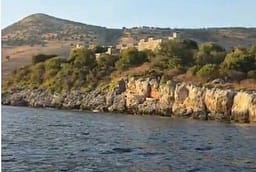 I shpërthen dinamiti gjatë peshkimit, humb jetën 65-vjeçari në Himarë I shpërthen dinamiti gjatë peshkimit, humb jetën 65-vjeçari në Himarë