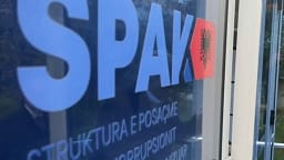 SPAK zbarkon në Devoll – kontrolle në banesën e ish-punonjësit të AMP-së SPAK zbarkon në Devoll – kontrolle në banesën e ish-punonjësit të AMP-së