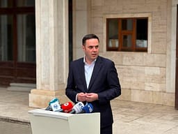 Abdixhiku: Në takimet e radhës u dakorduam të vijmë me emra konkretë, ka vullnet për të bërë një zgjidhje të qëndrueshme Abdixhiku: Në takimet e radhës u dakorduam të vijmë me emra konkretë, ka vullnet për të bërë një zgjidhje të qëndrueshme
