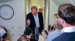 Trump i kërkon Zelenskyt të ndalë sulmet ndaj naftës ruse Trump i kërkon Zelenskyt të ndalë sulmet ndaj naftës ruse
