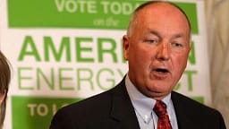 Mijëra kanadezë kërkojnë dëbimin e ambasadorit amerikan Mijëra kanadezë kërkojnë dëbimin e ambasadorit amerikan