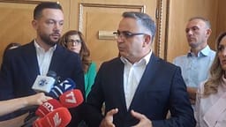 Besnik Tahiri – Kurtit: Presidentin nuk do ta merr, s’do të ketë parti-shtet Besnik Tahiri – Kurtit: Presidentin nuk do ta merr, s’do të ketë parti-shtet