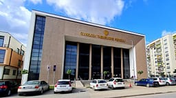 30 ditë paraburgim ndaj të miturit që u përfshi në një rrahje, e kishte goditur një person me shkop druri në kokë disa herë 30 ditë paraburgim ndaj të miturit që u përfshi në një rrahje, e kishte goditur një person me shkop druri në kokë disa herë
