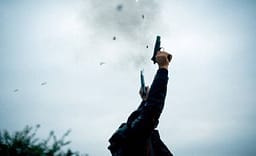 Gjuajtje me armë gjatë një ahengu familjar në fshatin Llapashticë të Podujevës Gjuajtje me armë gjatë një ahengu familjar në fshatin Llapashticë të Podujevës