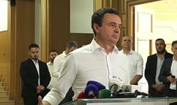 Kurti: Nëse hedhja me vezë është çmimi që duhet ta paguaj për t’u takuar e bashkëbiseduar jam i lumtur ta bëj këtë Kurti: Nëse hedhja me vezë është çmimi që duhet ta paguaj për t’u takuar e bashkëbiseduar jam i lumtur ta bëj këtë