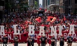 New York-u vishet Kuq e Zi, qindra shoqata pritet të mblidhen bashkë për Paradën Shqiptare New York-u vishet Kuq e Zi, qindra shoqata pritet të mblidhen bashkë për Paradën Shqiptare