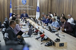 KGJK merr vendim, nuk rikthen gjyqtarët dhe stafin serb të dorëhequr KGJK merr vendim, nuk rikthen gjyqtarët dhe stafin serb të dorëhequr