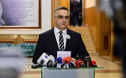Besnik Tahiri: Dyert e sallës së Kuvendit janë të mbyllura përkundër faktit që e kemi lajmëruar me kohë kryesuesin Besnik Tahiri: Dyert e sallës së Kuvendit janë të mbyllura përkundër faktit që e kemi lajmëruar me kohë kryesuesin