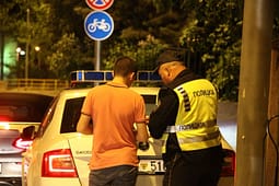Shkelën rregullat në komunikacion, ndalohen 10 shoferë brenda një dite në Maqedoni Shkelën rregullat në komunikacion, ndalohen 10 shoferë brenda një dite në Maqedoni