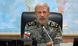 Shefi i ushtrisë iraniane-Trumpit: Do t’ju thyejmë këmbët, 30 mijë dollarë shpërblim për ushtarët amerikan Shefi i ushtrisë iraniane-Trumpit: Do t’ju thyejmë këmbët, 30 mijë dollarë shpërblim për ushtarët amerikan