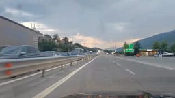 Fluksi i shtuar lëvizjesh në pikën kufitare të Morinës, në 12 orë regjistrohen mbi 41 mijë hyrje Fluksi i shtuar lëvizjesh në pikën kufitare të Morinës, në 12 orë regjistrohen mbi 41 mijë hyrje
