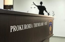 Arrestohet i dyshuari për të shtënat me armë në Pejë, ndalohet për 48 orë Arrestohet i dyshuari për të shtënat me armë në Pejë, ndalohet për 48 orë