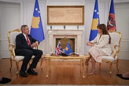 Hargreaves pas takimit me Haxhiun: Kuvendi i ri ta zgjedhë presidentin Hargreaves pas takimit me Haxhiun: Kuvendi i ri ta zgjedhë presidentin