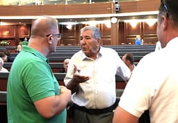 Dehari në “seancë” me vizitorë nga diaspora, Kuvendi: U pritën 432 bashkatdhetarë, aktiviteti vazhdon edhe nesër Dehari në “seancë” me vizitorë nga diaspora, Kuvendi: U pritën 432 bashkatdhetarë, aktiviteti vazhdon edhe nesër