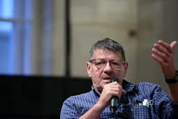 Shkrimtari serb Svetisllav Basara: “Serbia i fsheh krimet qe një shekull e gjysmë, por era e keqe ka dalë në sipërfaqe” Shkrimtari serb Svetisllav Basara: “Serbia i fsheh krimet qe një shekull e gjysmë, por era e keqe ka dalë në sipërfaqe”