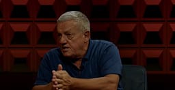 “Murati ka shprehur dëshirën që të zhvarroset familja Jashari”, Arsim Gërxhaliu: Puthja e kafkës së Adem Jasharit ka qenë emocion i madh për mua “Murati ka shprehur dëshirën që të zhvarroset familja Jashari”, Arsim Gërxhaliu: Puthja e kafkës së Adem Jasharit ka qenë emocion i madh për mua
