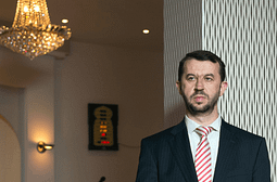 Imami Aliu për rastin në Llacë: Vdekja kërkon respekt, ndërsa morti nuk është vend për spektakël Imami Aliu për rastin në Llacë: Vdekja kërkon respekt, ndërsa morti nuk është vend për spektakël