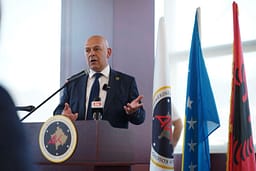 Gjini i përgjigjet Haxhiut pas ftesës për takim: S’jeni Presidente e zgjedhur dhe s’keni mandat për rol unifikues Gjini i përgjigjet Haxhiut pas ftesës për takim: S’jeni Presidente e zgjedhur dhe s’keni mandat për rol unifikues