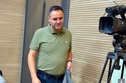 Më 28 gusht shpallet aktgjykimi në rigjykimin ndaj Glauk Konjufcës për hedhjen e gazit lotsjellës në Kuvend Më 28 gusht shpallet aktgjykimi në rigjykimin ndaj Glauk Konjufcës për hedhjen e gazit lotsjellës në Kuvend