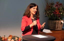 Ylfete Fanaj nominohet për një mandat të dytë si ministre kantonale në Luzern Ylfete Fanaj nominohet për një mandat të dytë si ministre kantonale në Luzern