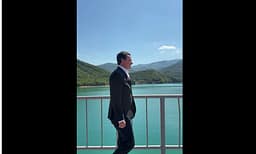Kurti në Ujman, flet pak për historikun e ndërtimit dhe për fitimet që thote se kompania po i arrin gjatë qeverisjes së VV’së Kurti në Ujman, flet pak për historikun e ndërtimit dhe për fitimet që thote se kompania po i arrin gjatë qeverisjes së VV’së