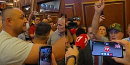 Militantin me plis e quajnë “analfabet të Kurtit”- zhvendoset te qytetarët përplasja në Kuvend Militantin me plis e quajnë “analfabet të Kurtit”- zhvendoset te qytetarët përplasja në Kuvend