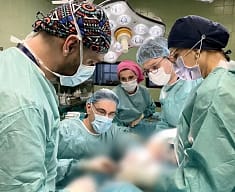 Klinika për kirurgji plastike realizoi një operacion kompleks rekonstruktiv tek një pacient i lënduar rëndë nga zjarri i Koçanit Klinika për kirurgji plastike realizoi një operacion kompleks rekonstruktiv tek një pacient i lënduar rëndë nga zjarri i Koçanit