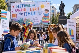 Nxënësit nga Panairi i Librit: Na pëlqejnë librat për historinë sepse mësojmë për UÇK-në Nxënësit nga Panairi i Librit: Na pëlqejnë librat për historinë sepse mësojmë për UÇK-në